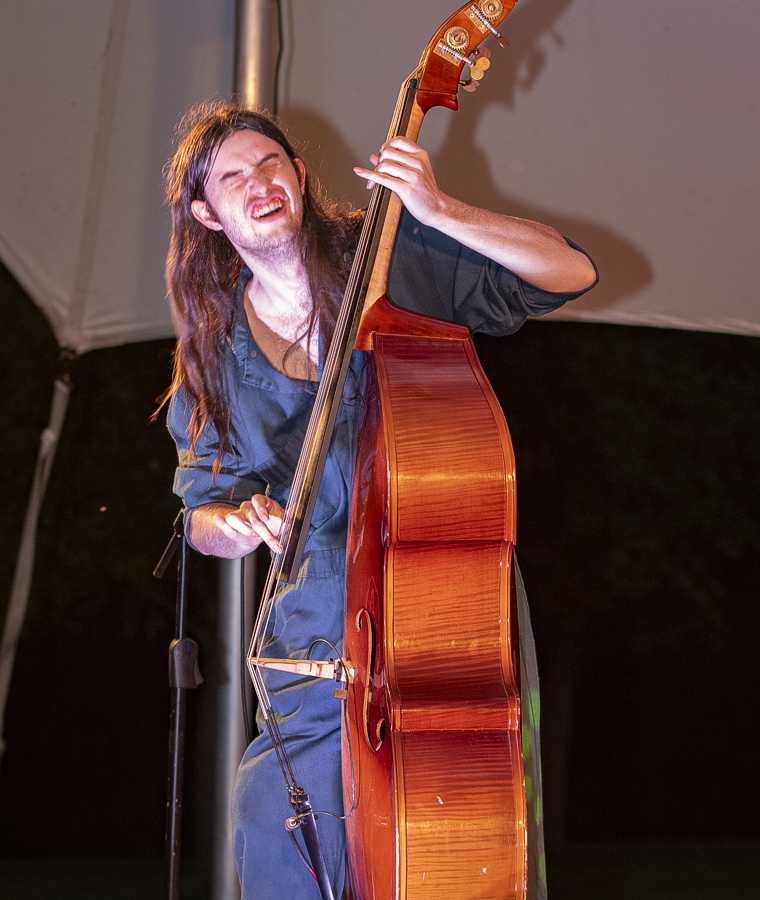Hillbilly Casino Violinist